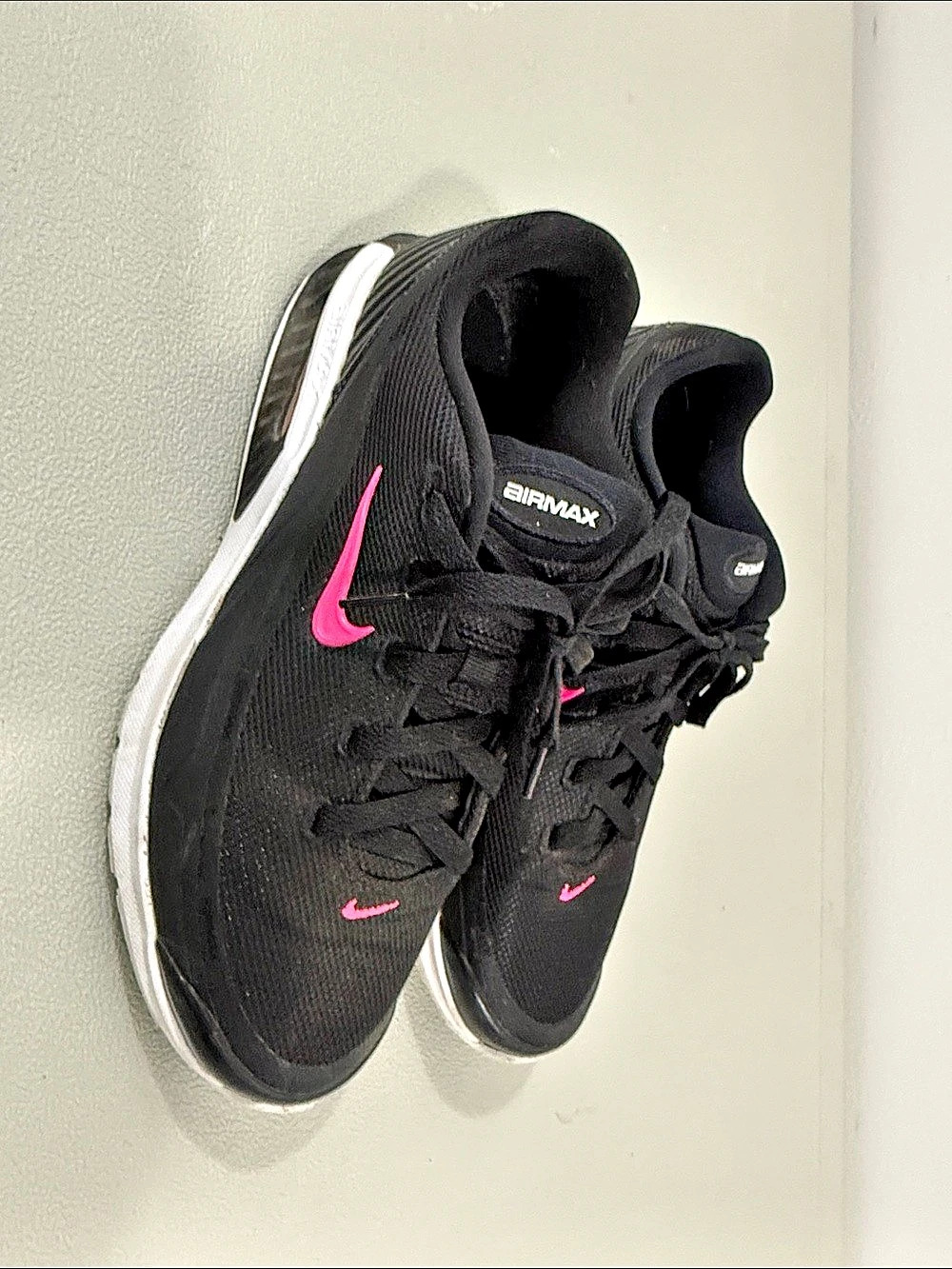 Nike Air Max Bella TR 4 Athletic Shoes Black & Pink